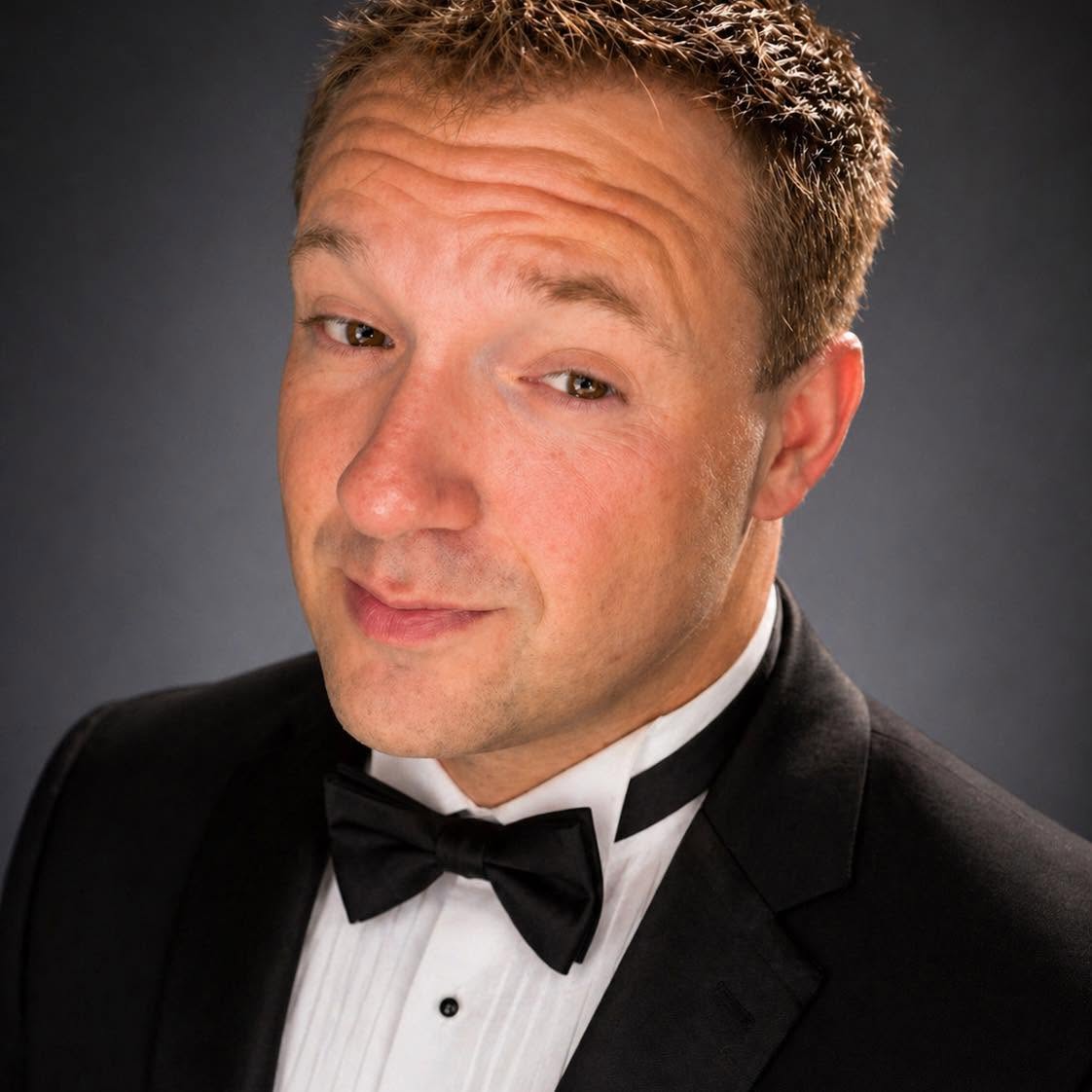 Nic Patterson, vocalist, pianist and music educator